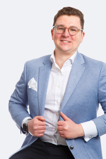 Thomas O'Kane | Associate at Axis